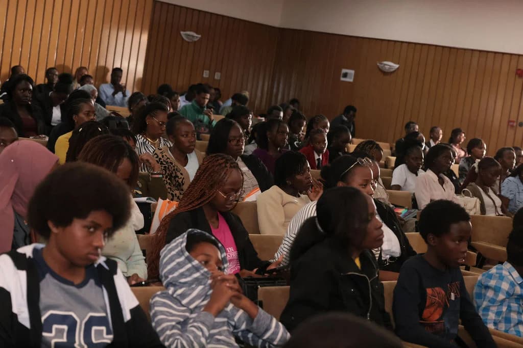 Award ceremony recognizing women in the space sector